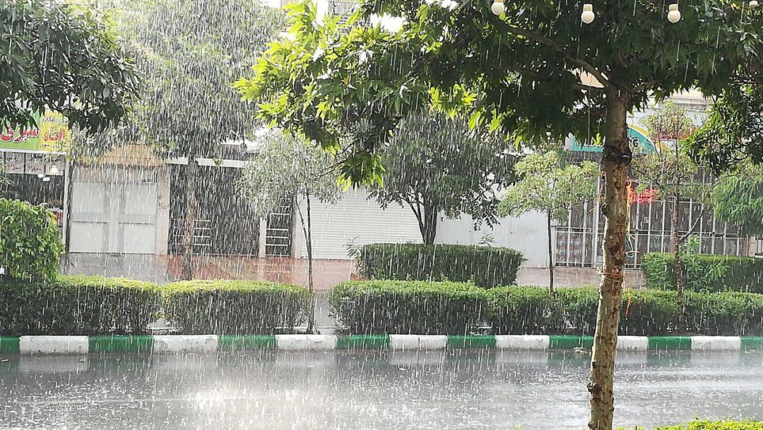 روز یکشنبه باران شدیدی در کرمان می‌بارد