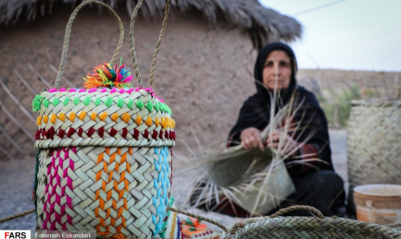 هنرمندان صنایع‌دستی کرمان بیمۀ اجتماعی روستایی و عشایر می‌شوند