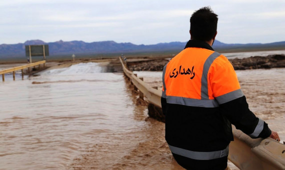 سیلاب ۵ جادۀ اصلی و روستایی در جنوب کرمان را مسدود کرد