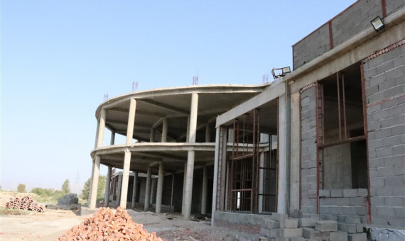  تعلل در ساخت بیمارستان عنبرآباد منجر به تشکیل پروندۀ قضایی شد