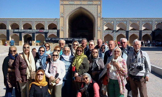 به کشور زیبای ایران سفر کنید