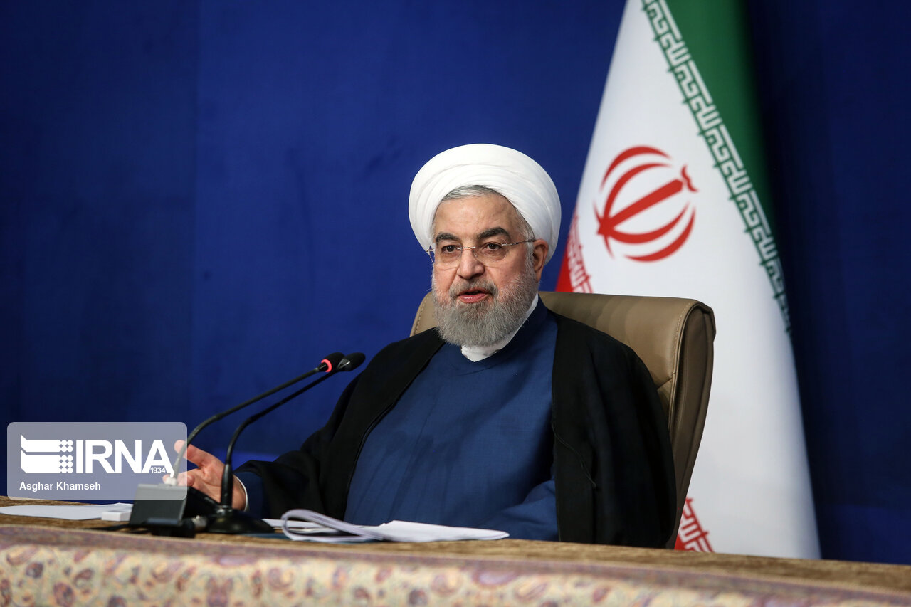 به افرادی که ماسک نزنند اخطار داده می‌شود