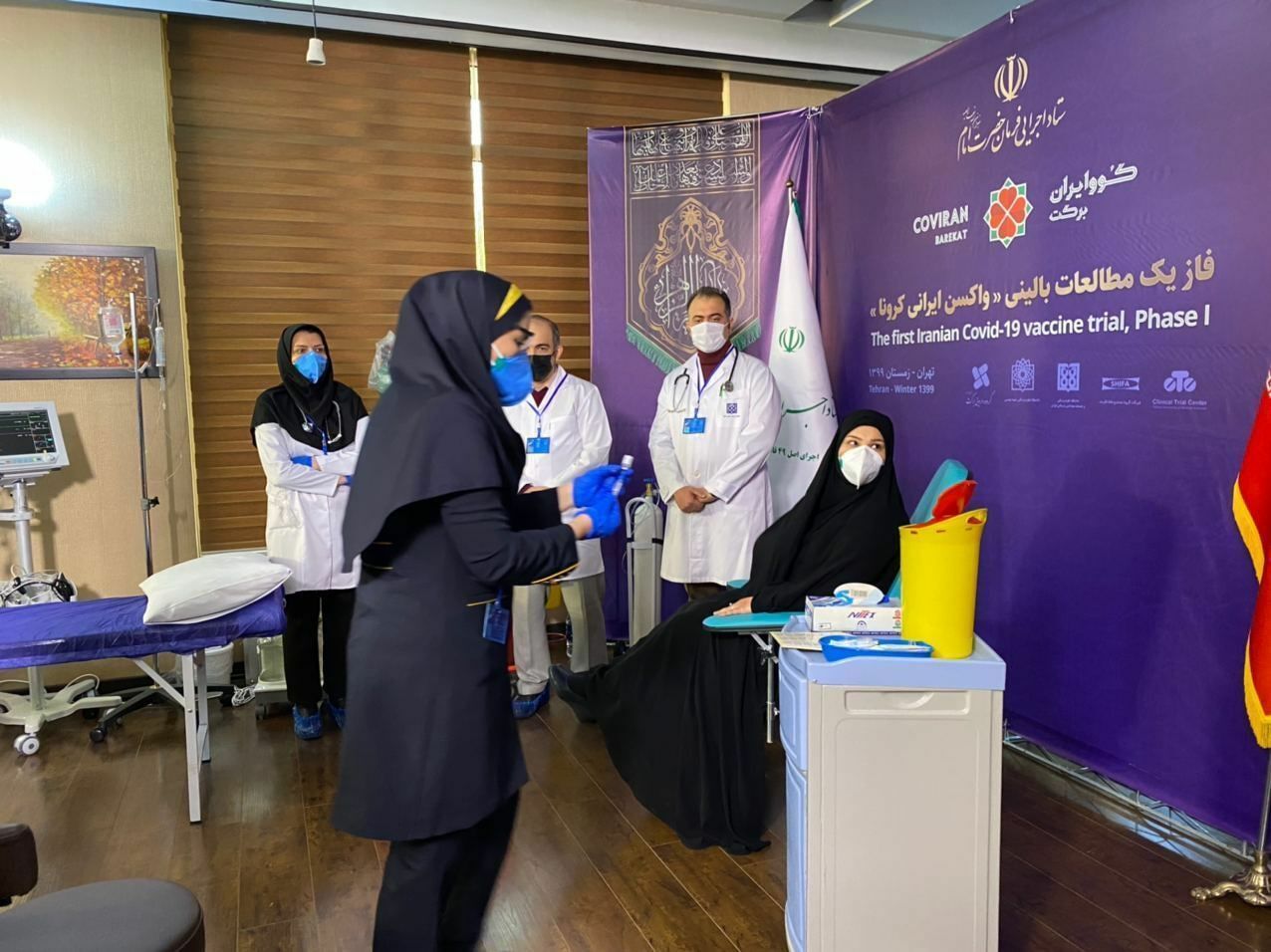 اولین واکسن به دختر رئیس ستاد اجرایی فرمان امام تزریق شد