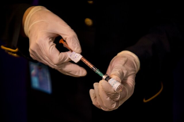 فاز اول تست انسانی واکسن ایرانی کرونا تا ۱۰ اسفند تکمیل می‌شود