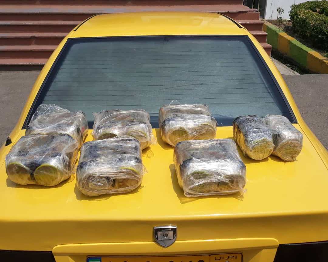 تاکسی حامل مواد مخدر در کرمان متوقف شد