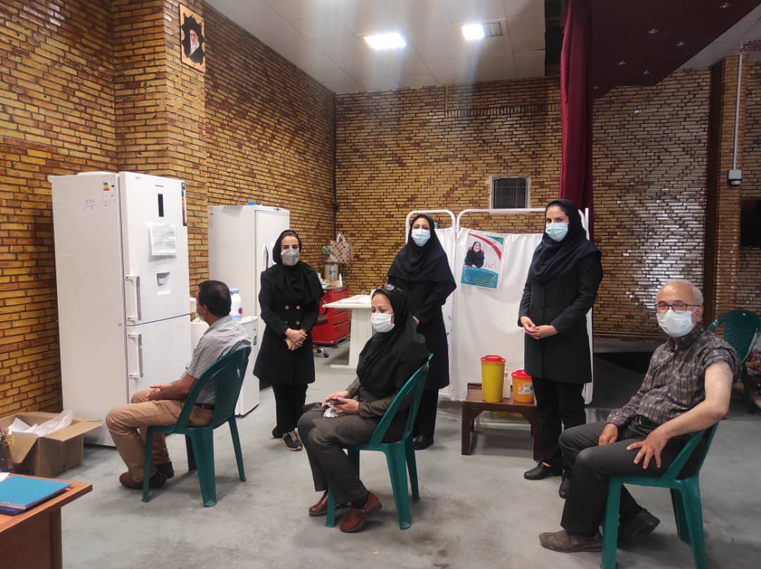مشاوران و روان‌شناسان مراکز مشاورۀ کرمان واکسینه شدند