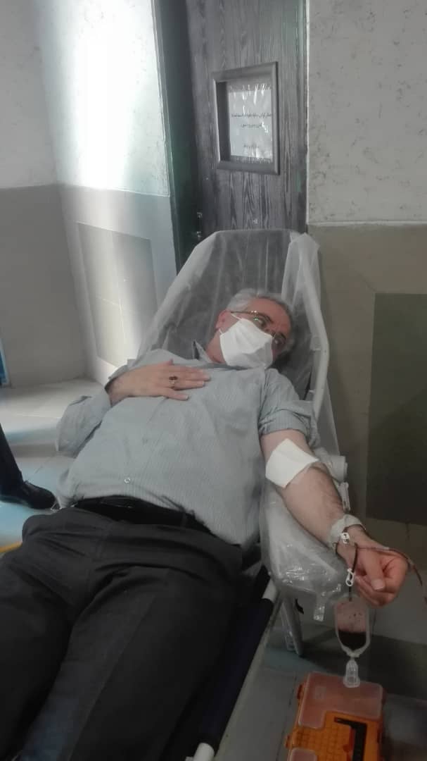 مدیرکل و کارکنان اداره زندان‌های کرمان خون اهدا کردند
