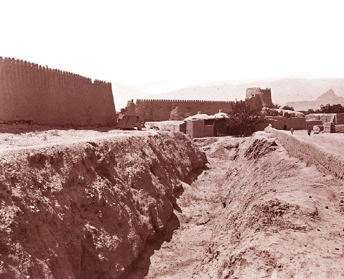 جُستارهایی در باب وجه تسمیۀ نام‌­ها و جغرافیای تاریخیِ شهرِ کرمان