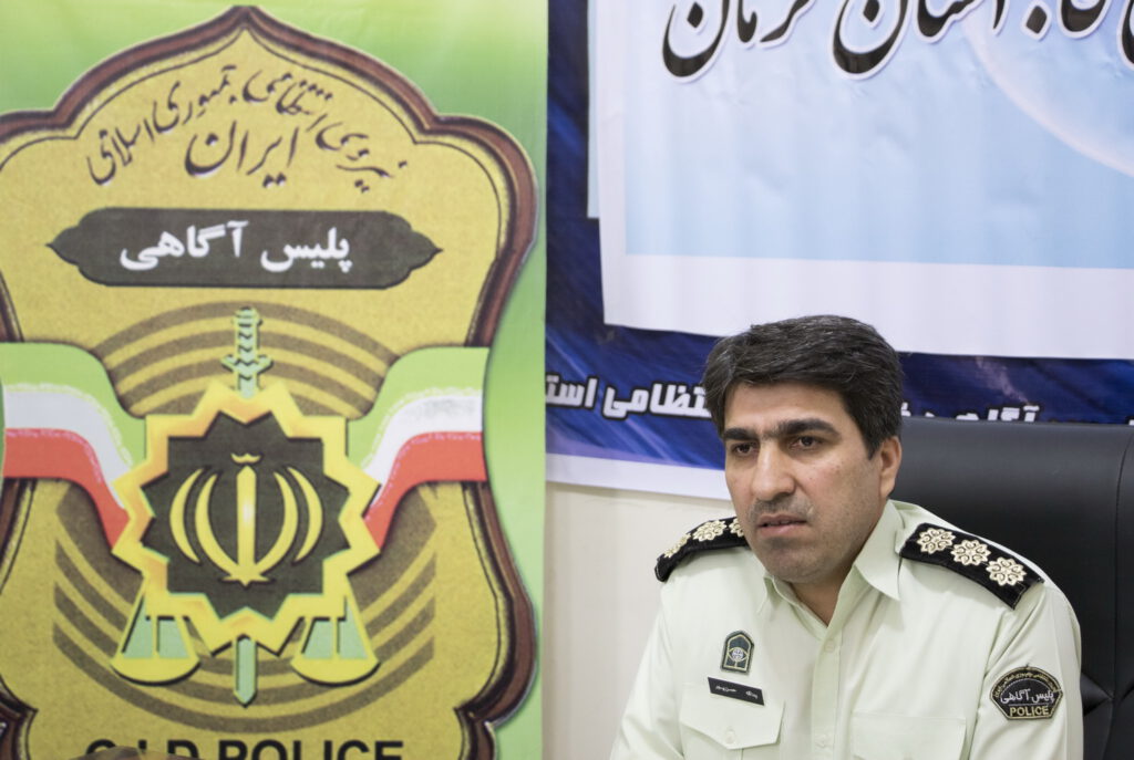 سارقان زورگیر تلفن همراه در کرمان دستگیر شدند