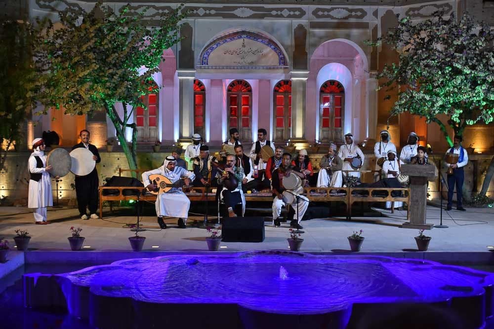 جشنواره موسیقی نواحی در کرمان می‌ماند