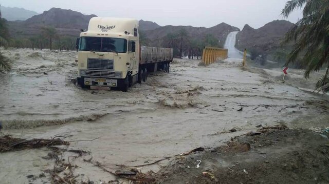 سیلاب ۱۵۰ میلیارد تومان به جاده‌های جنوب کرمان خسارت زد
