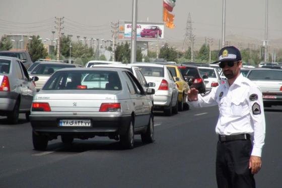 گشت پلیس در مسیرهای حاشیه‌ای شهرهای کرمان افزایش می‌یابد