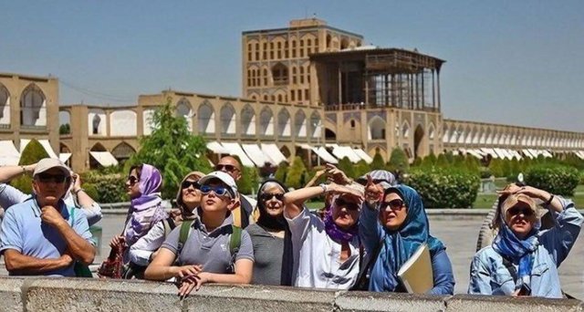  ۷۱۵ هزار گردشگر خارجی به ایران سفر کردند