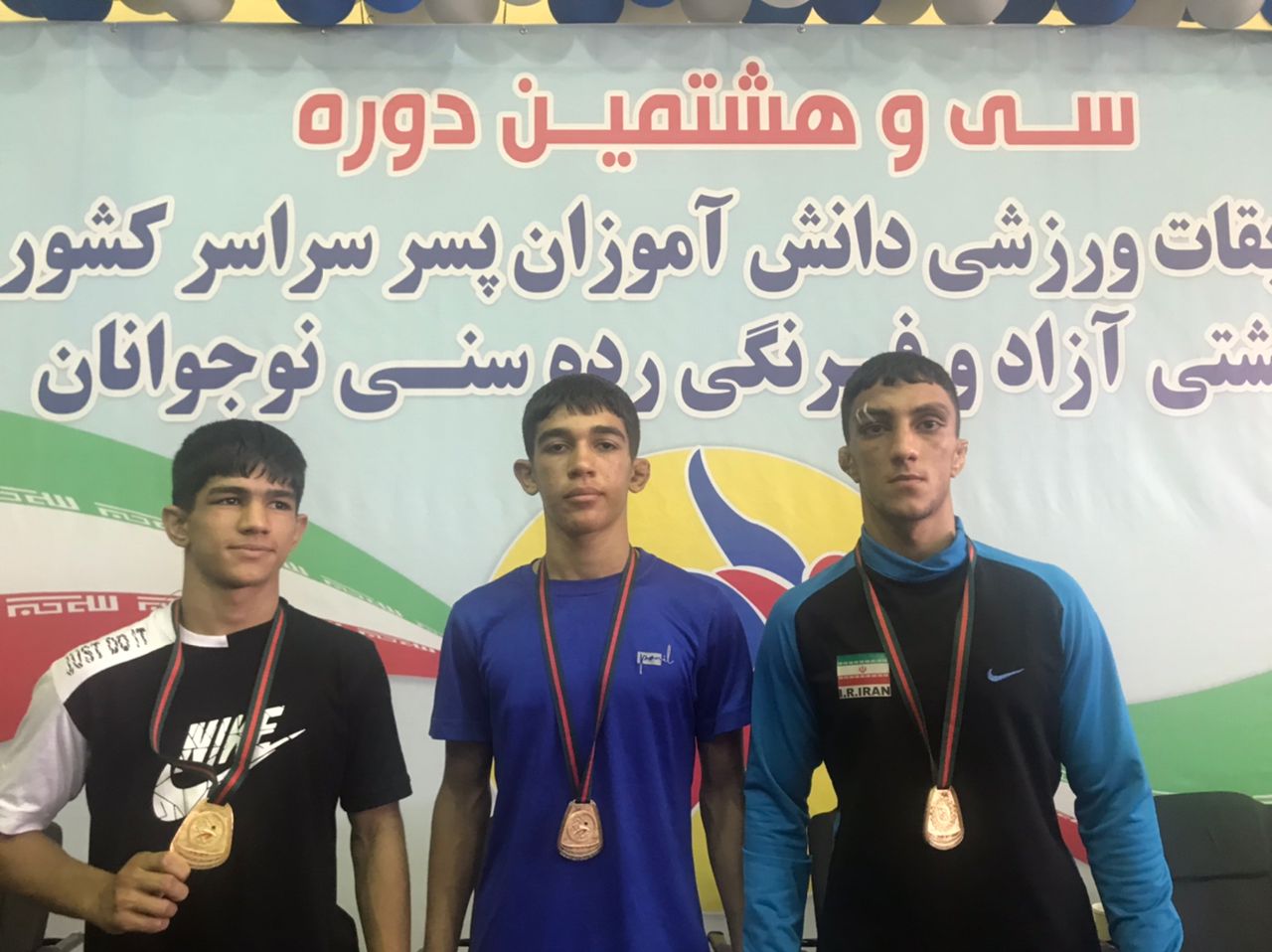 دانش‌آموزان کشتی‌گیر کرمانی سه مدال طلا کسب کردند