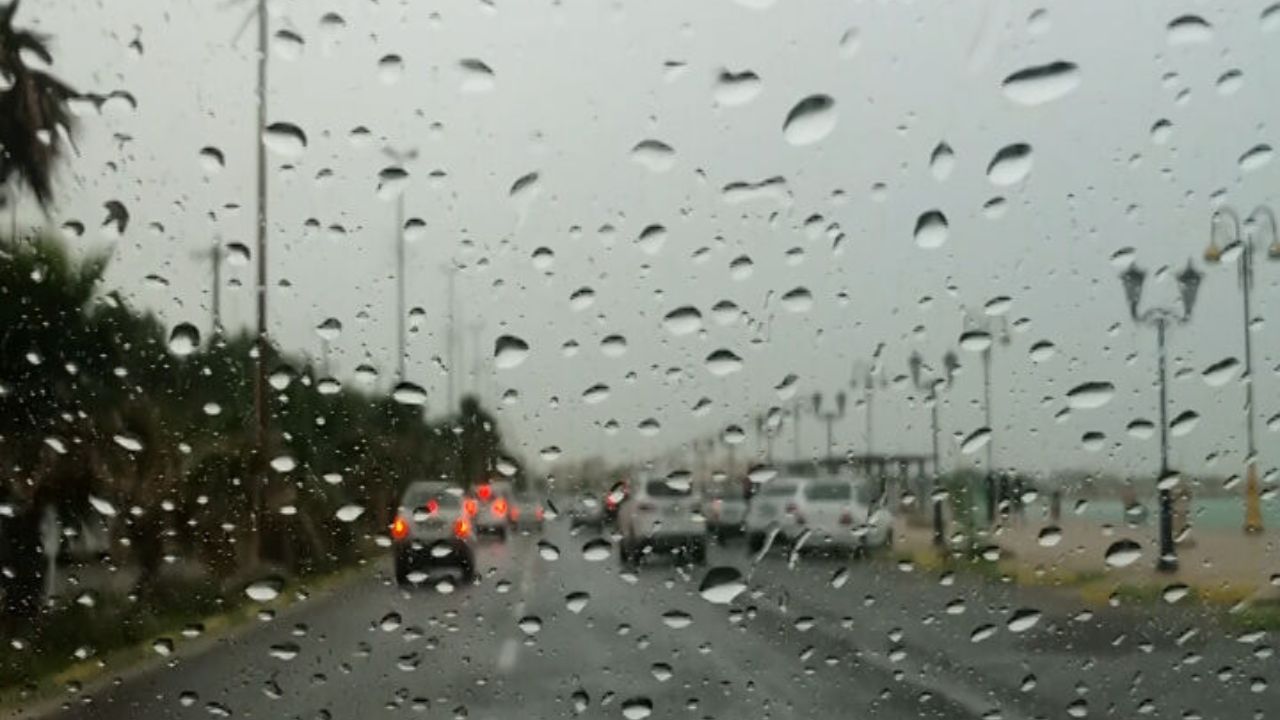 رگبار پراکندۀ باران و بارش تگرگ در جنوب کرمان