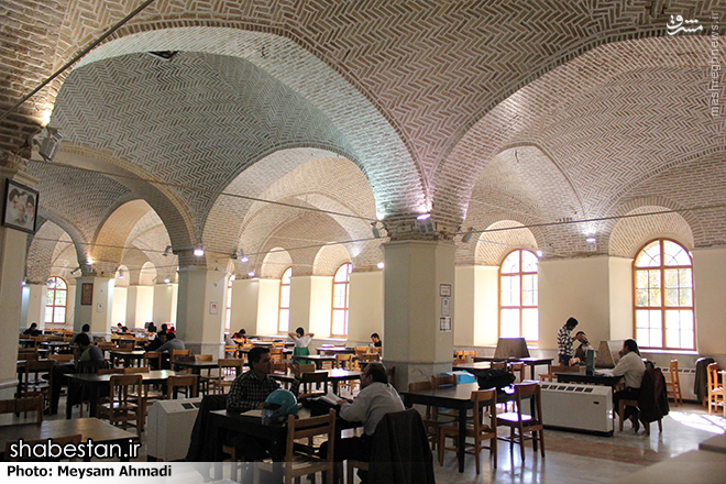 کتابخانه مرکزی کرمان جوابگوی جمعیت مراجعان نیست