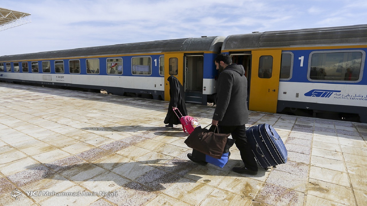 پیش‌فروش بلیت قطارهای مسافری برای دی‌ماه