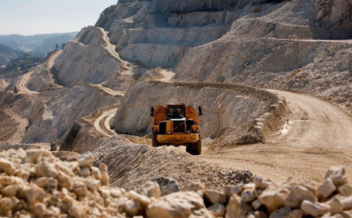 معادن یکباره و در فاصلۀ زمانی کوتاه واگذار نشوند 