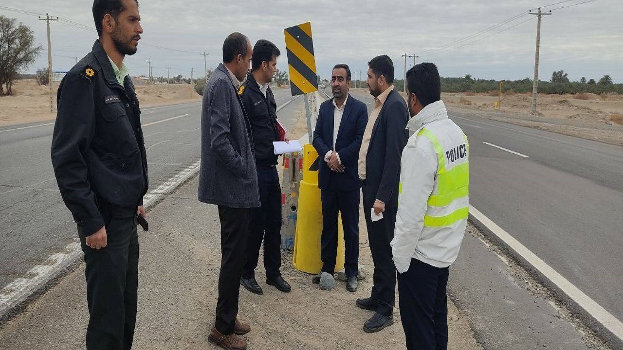 دوربرگردان دو راهی جادۀ جاسک با دستور دادستان مسدود شد