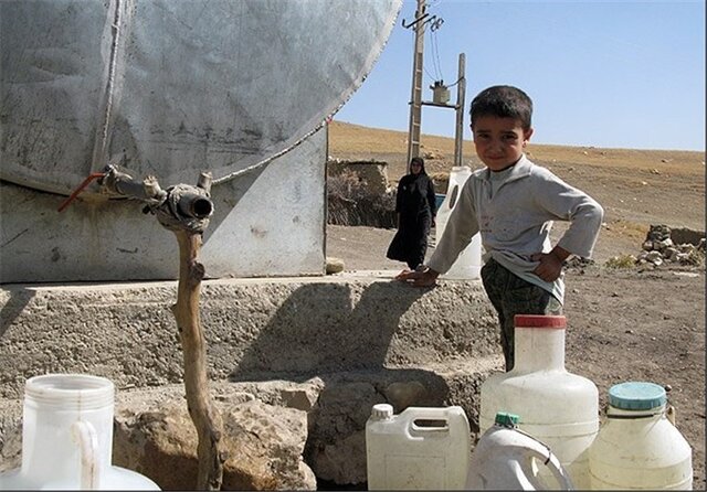 ۶۷۰ روستای کرمان تا پایان سال آینده آبرسانی می‌شوند