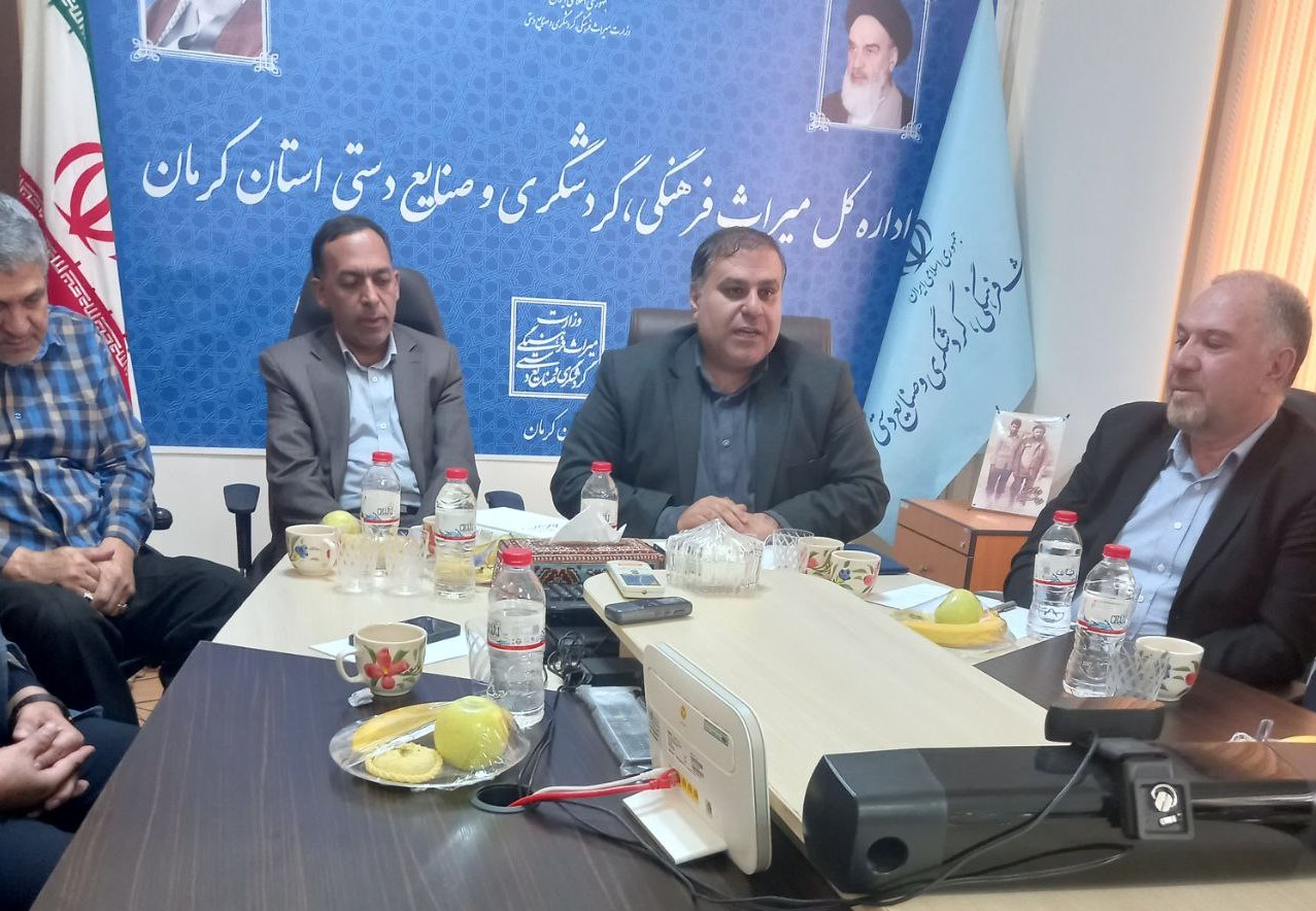 توسعۀ متوازن استان را مدنظر داشته باشید