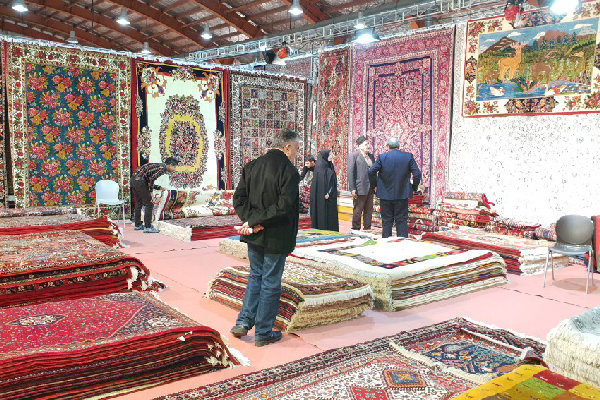 پیشنهاد راه‌اندازی نمایشگاه دائمی فرش در کرمان