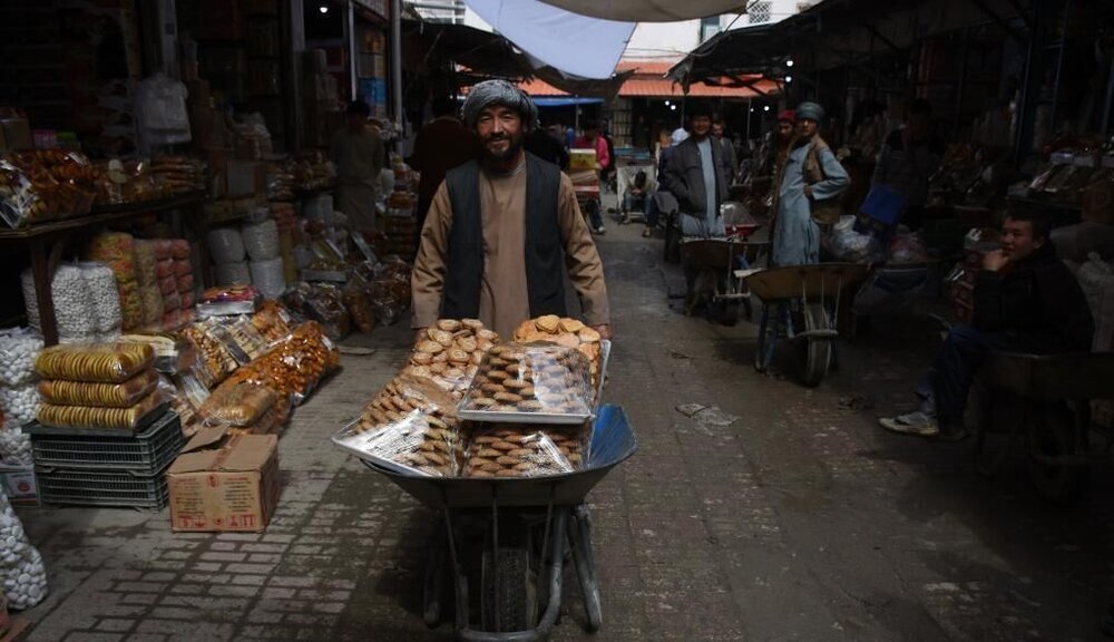۶ مغازه به دلیل به‌کارگیری اتباع غیرمجاز در بازار کرمان پلمب شد