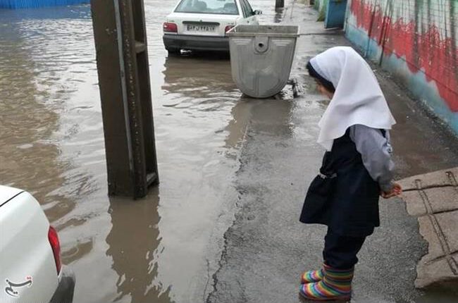 بارندگی شدید مدارس دهبکری را تعطیل کرد