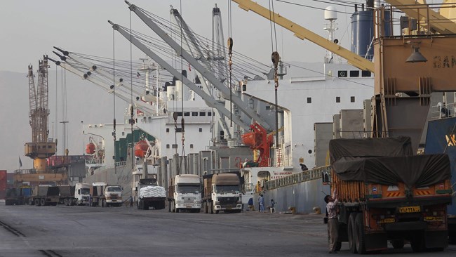 واردات بیش از ۱۰ میلیارد دلار کالای اساسی به کشور