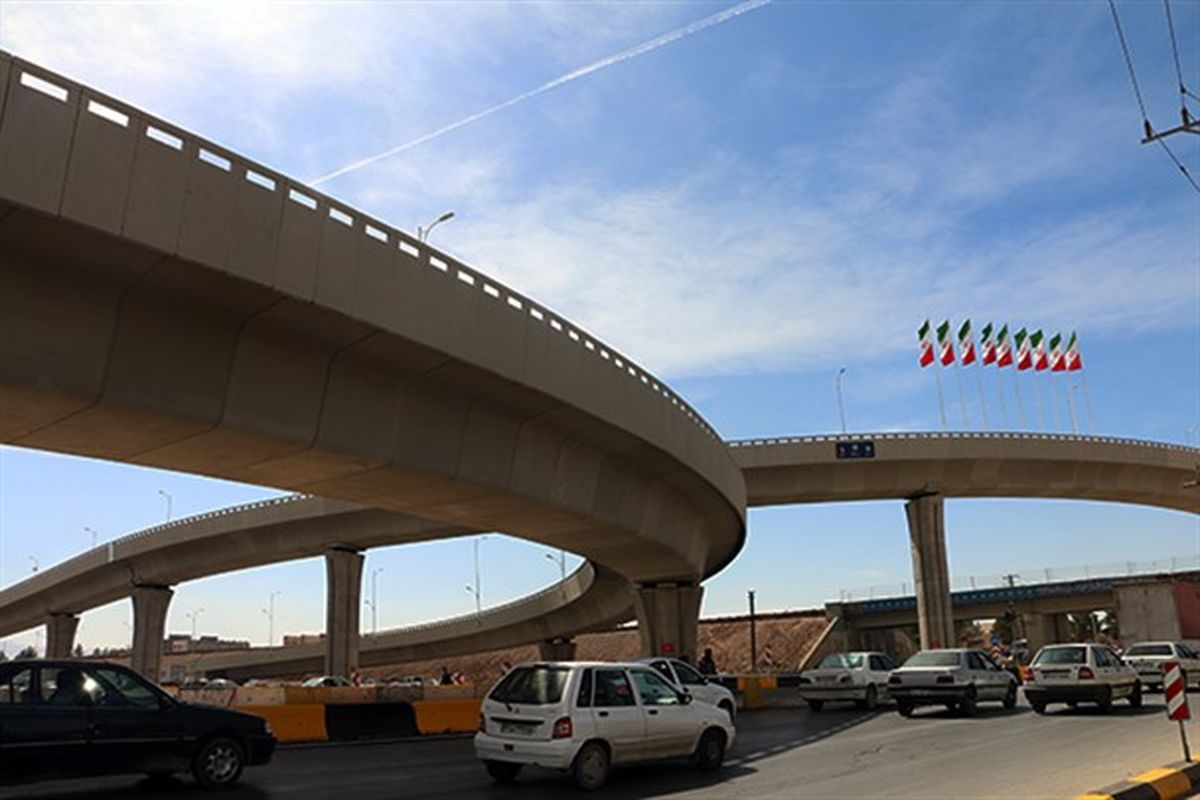سرقت قطعه‌ای از پل شهید بادپا دلیل مسدودی مسیر بود