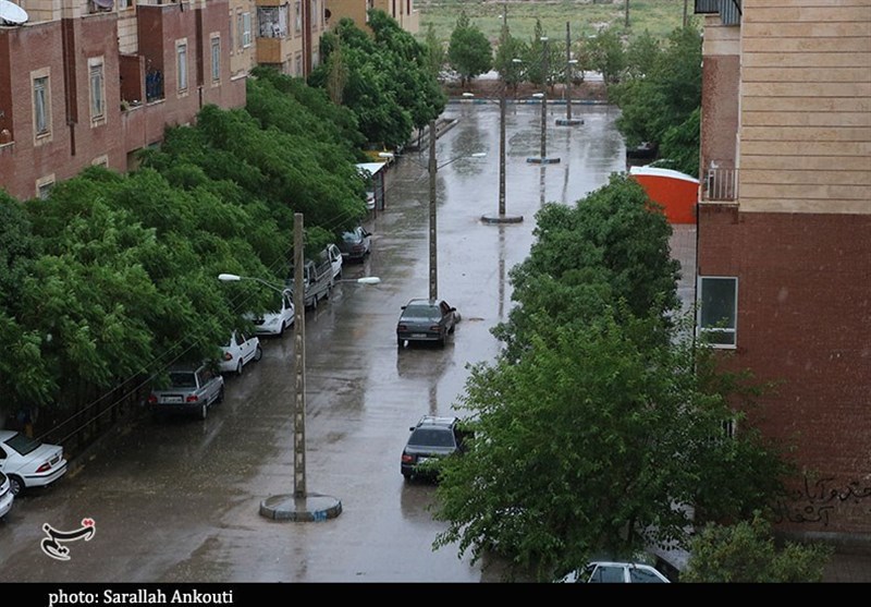 آبگرفتگی معابر و جاری شدن روان‌آب در برخی مناطق کرمان