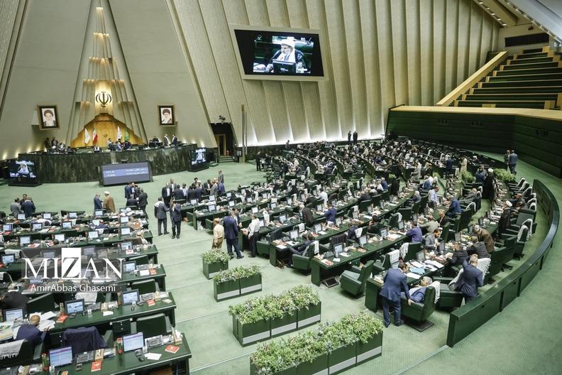 حقوق کارمندان تا ۲۴ میلیون تومان از مالیات معاف شد