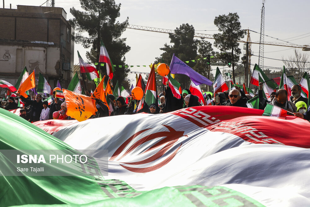 راهپیمایی یوم‌الله ۲۲ بهمن در کرمان برگزار شد