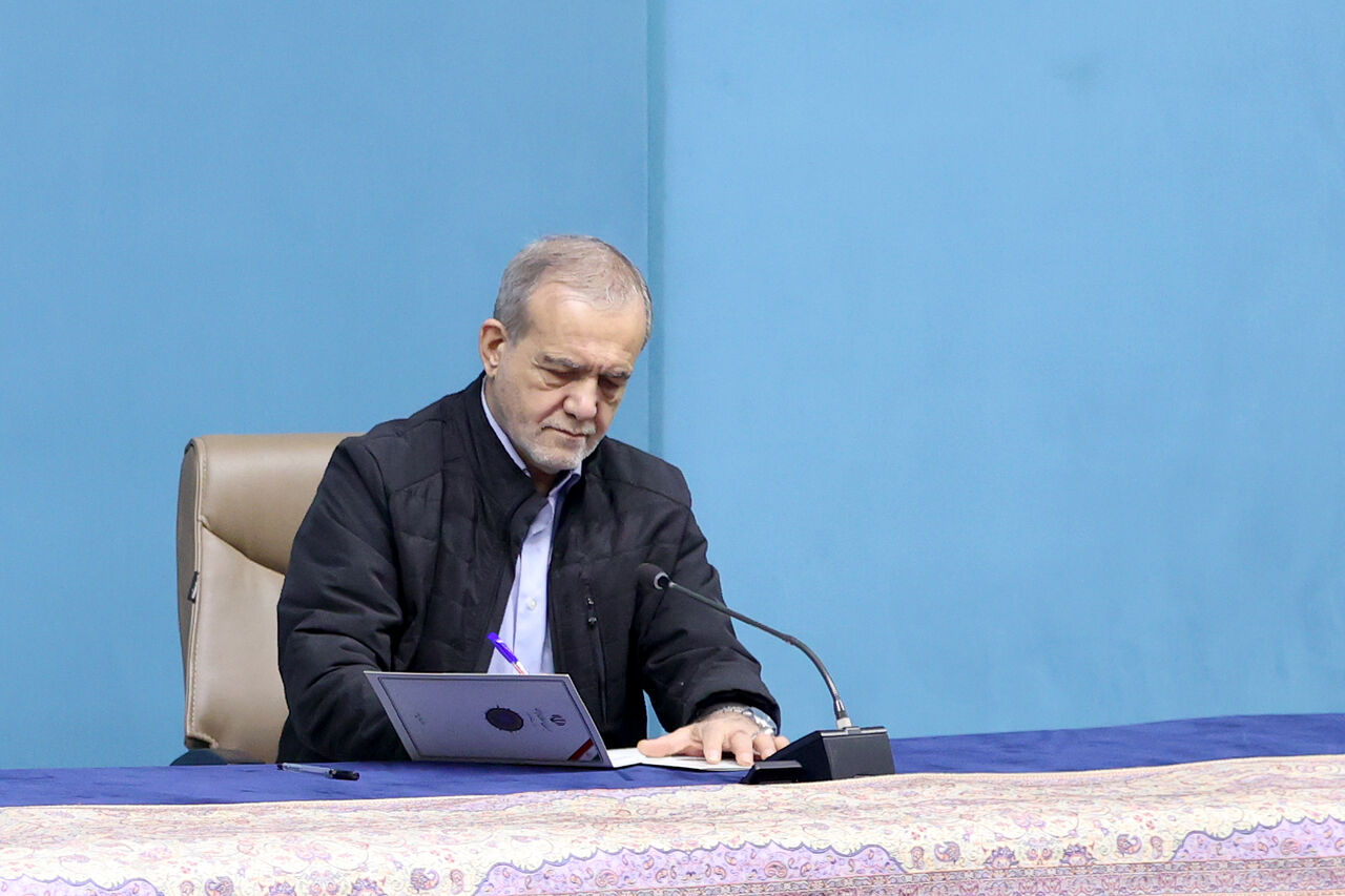 رئیس‌جمهور: عاملان و مقصران حادثۀ کرمان معرفی شوند