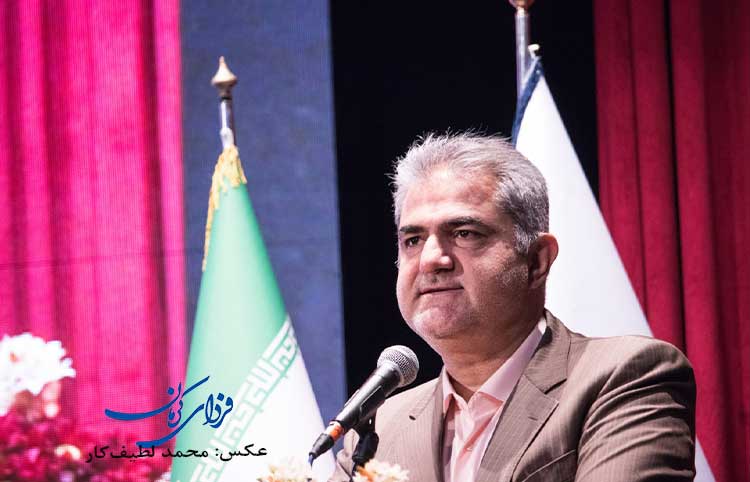 دولت فقط وظیفۀ تامین زمین برای مسکن را دارد