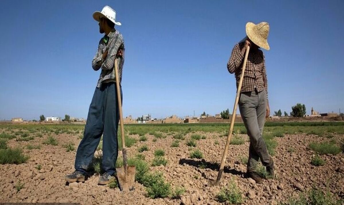 انتقاد از قطعی برق جنوب استان در گرمای ۵۰ درجه