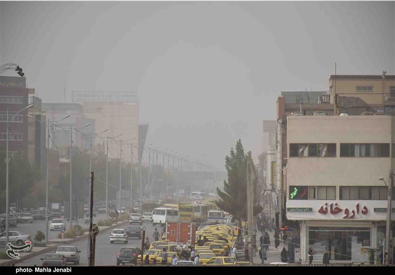 ادارات تعطیل نمی‌شوند