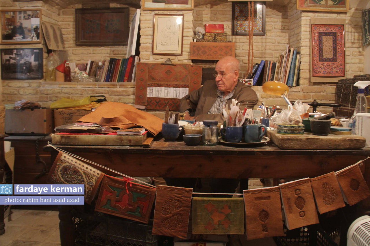  چراغ روشنِ حجرۀ «کهنه‌کتاب» در بازار کرمان  