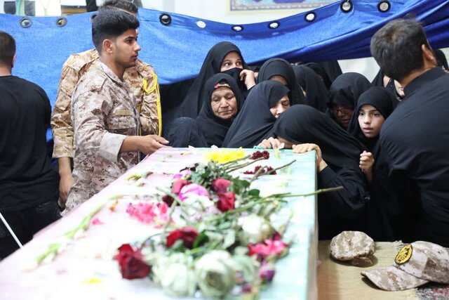  تشییع پیکر سرباز شهید «امیرعلی کاربخش» در راور 