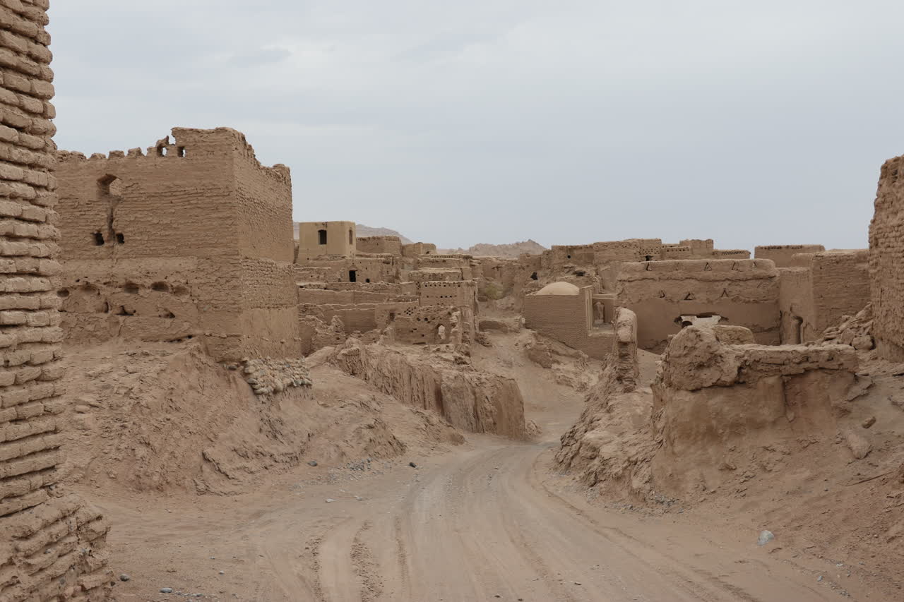 چرخۀ گردشگری لوت با گلباف کامل می‌شود