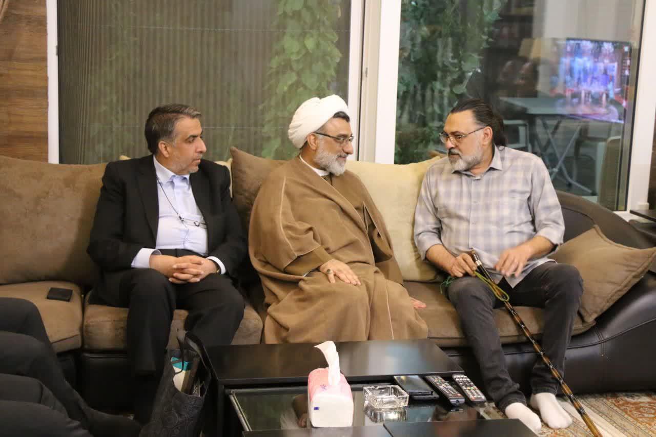 لوح سپاس به رضا ایرانمنش بازیگر سینما اهدا شد