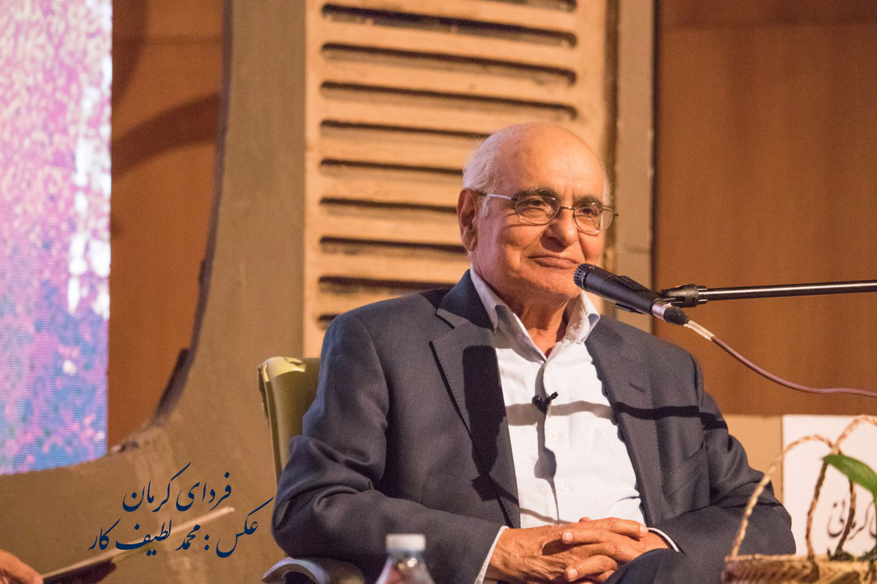 خانه کودکی‌ام در سیرچ به محل همنشینی مردم تبدیل شود
