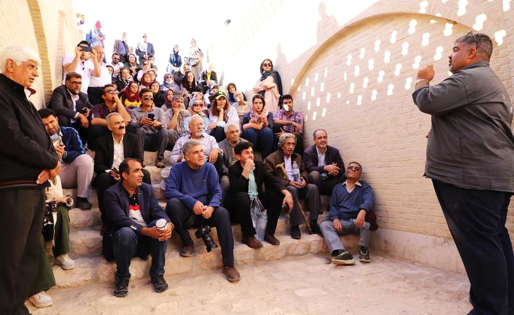 دریغ و درد که امین زودتر از من پر کشید!