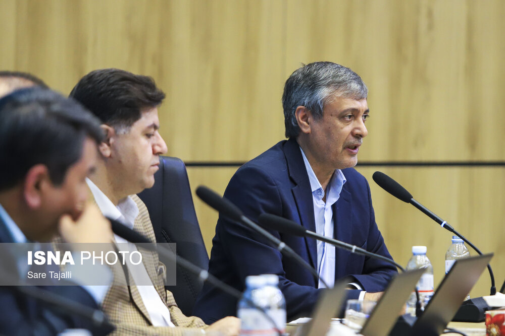 سطح مسابقۀ میدان آزادی ملی و حتی بینالمللی شود