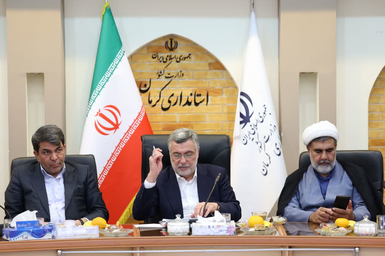  اولویت نخست وزارت بهداشت حفظ نیروی انسانی است   