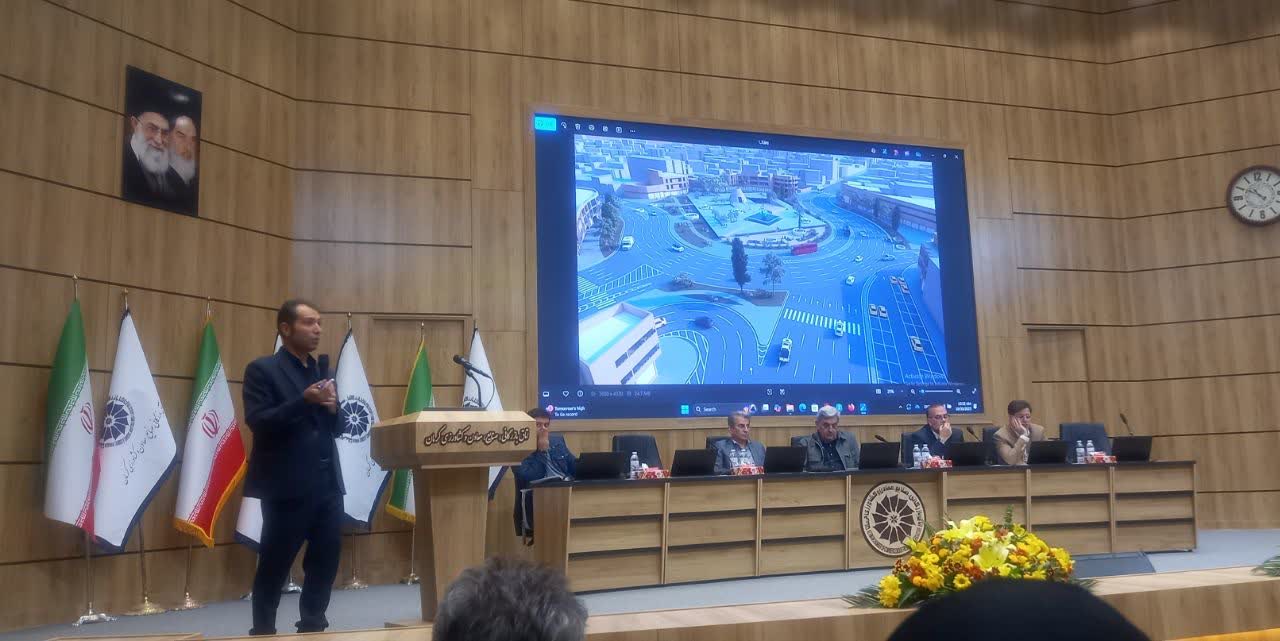 طراحی میدان آزادی بر سر دو راهی!