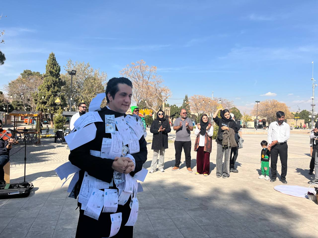 اجراهای خیابانی از دغدغه فرزندآوری تا روایت نسل زد