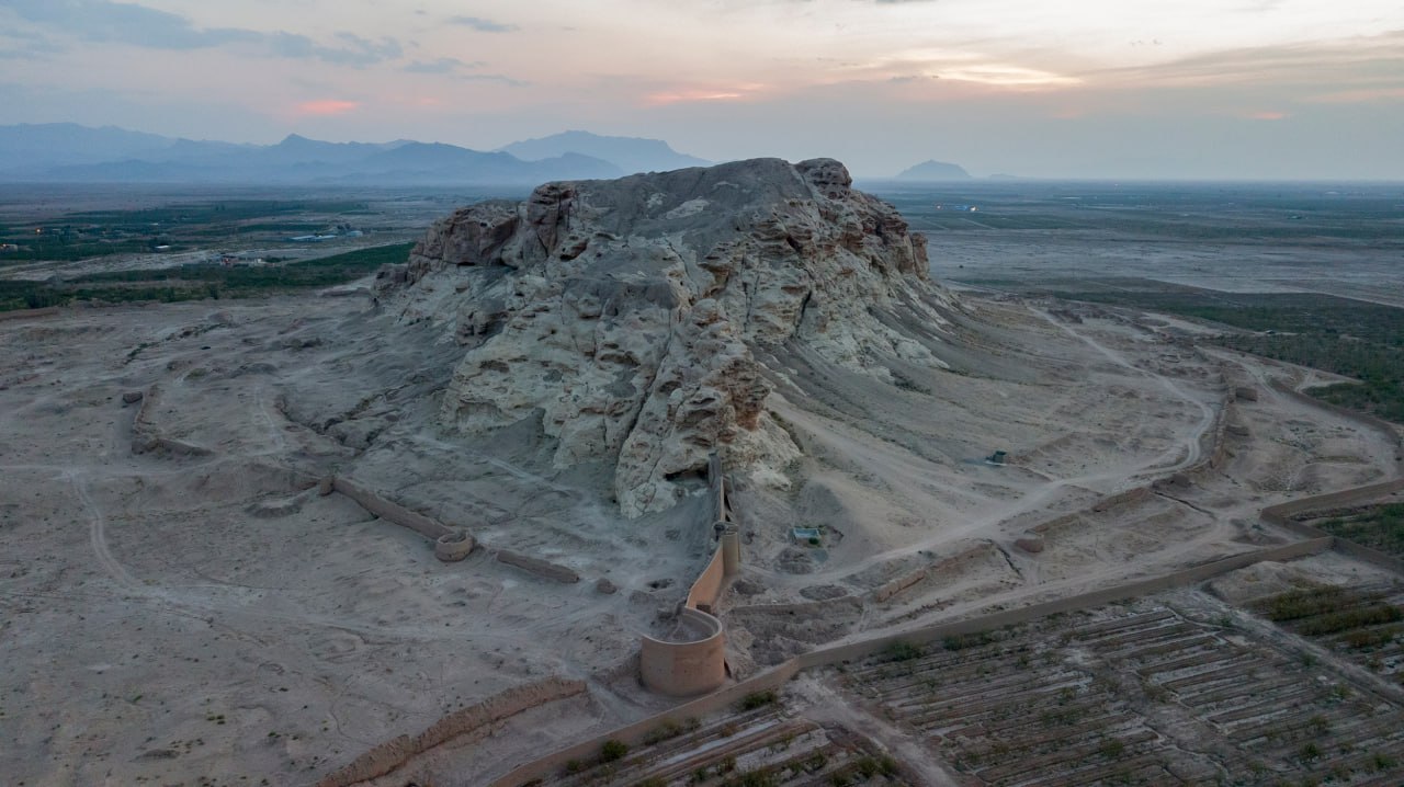 حقیقت‌ تاريخیِ سیرجان و افسانه‌‌ای به نام سمنگان