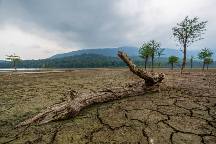 هیچ‌وقت چنین پاییز کم‌بارشی نداشته‌ایم!