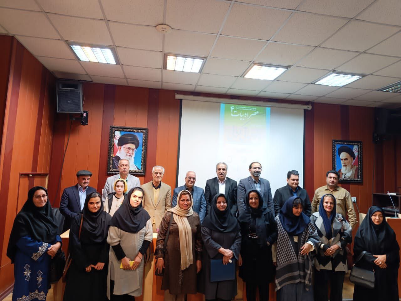 شعر بانو حیاتی کرمانی از الگوهای عرفانی پیروی می‌کند